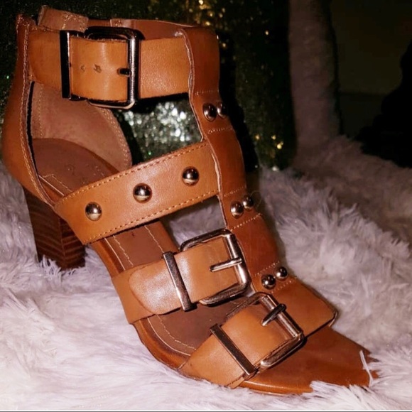 🚫TRADED!!🚫 BCBG Heels!! - Picture 3 of 5